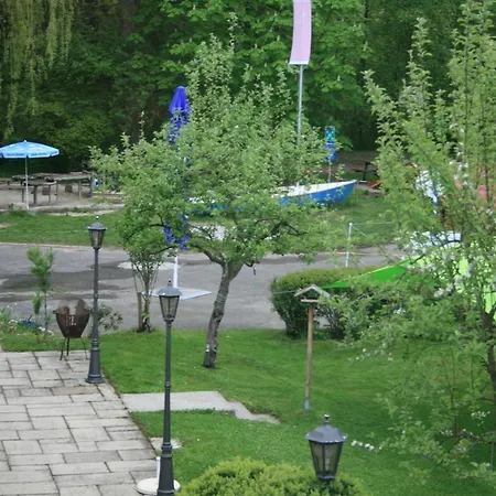 Krug's Family Und Restaurant 호스텔