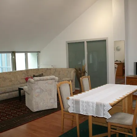 Krug's Family Und Restaurant Hostel *